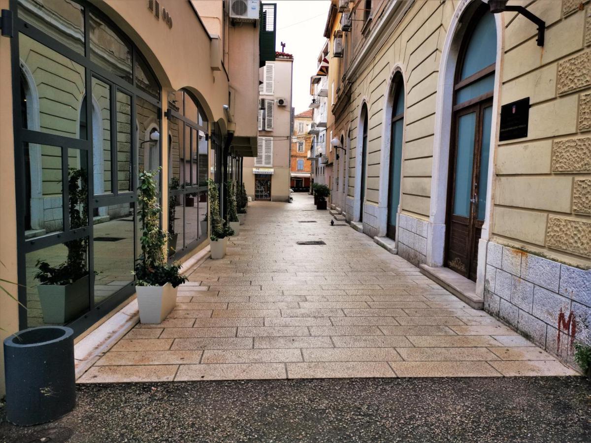 Hotel Divinity'S Reach - Old Town Center Zara Esterno foto