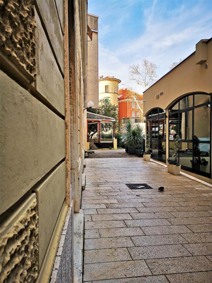 Hotel Divinity'S Reach - Old Town Center Zara Esterno foto